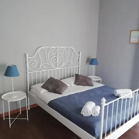 Mansarda In Palazzo D'epoca Apartamento CTA