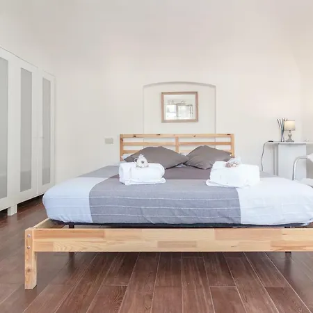 Apartamento Mansarda In Palazzo D'epoca CTA