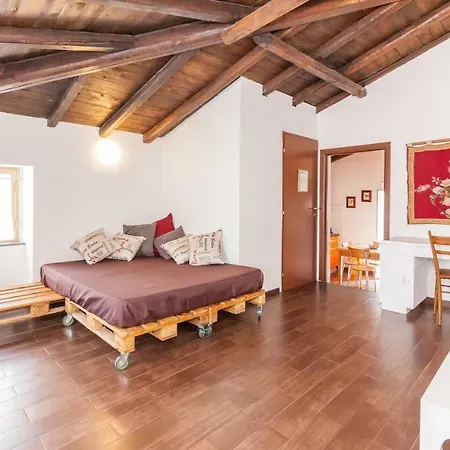 Apartment Mansarda In Palazzo D'epoca *